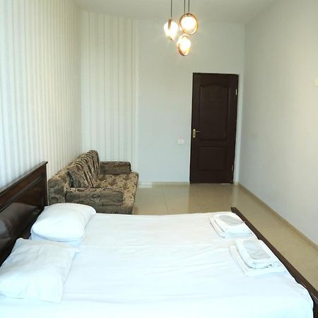 Rent Inn Yerevan On Sakharov Square Exterior photo