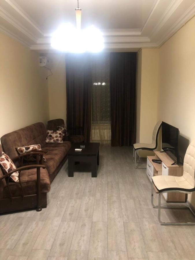 Rent Inn Yerevan On Sakharov Square Exterior photo