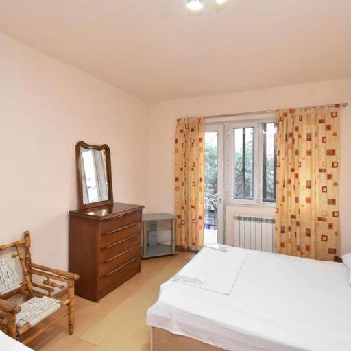 Rent Inn Yerevan On Sakharov Square Exterior photo