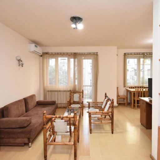 Rent Inn Yerevan On Sakharov Square Exterior photo