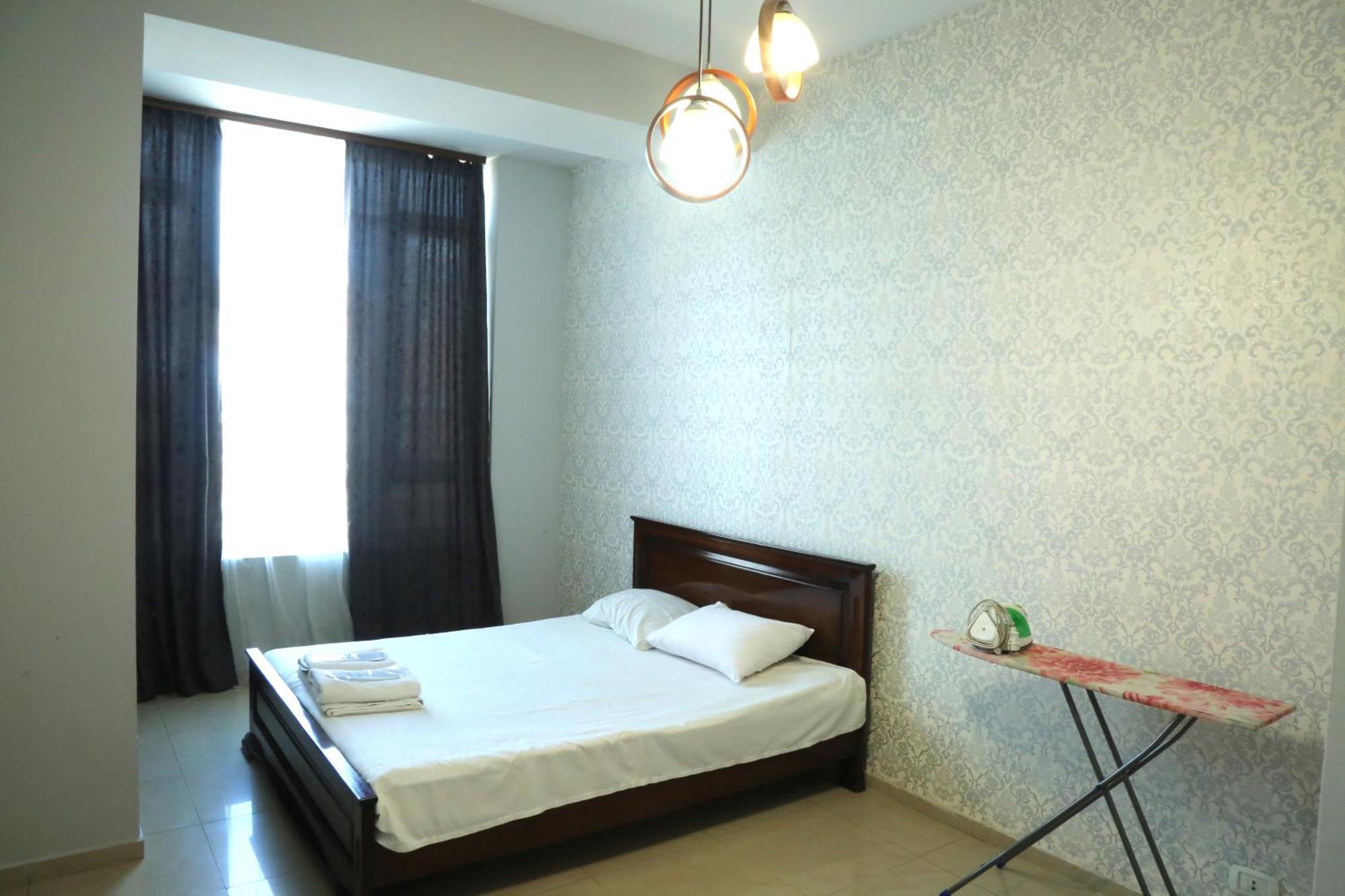 Rent Inn Yerevan On Sakharov Square Exterior photo