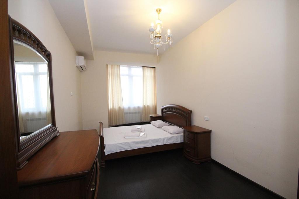 Rent Inn Yerevan On Sakharov Square Room photo