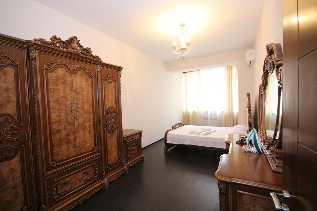 Rent Inn Yerevan On Sakharov Square Room photo
