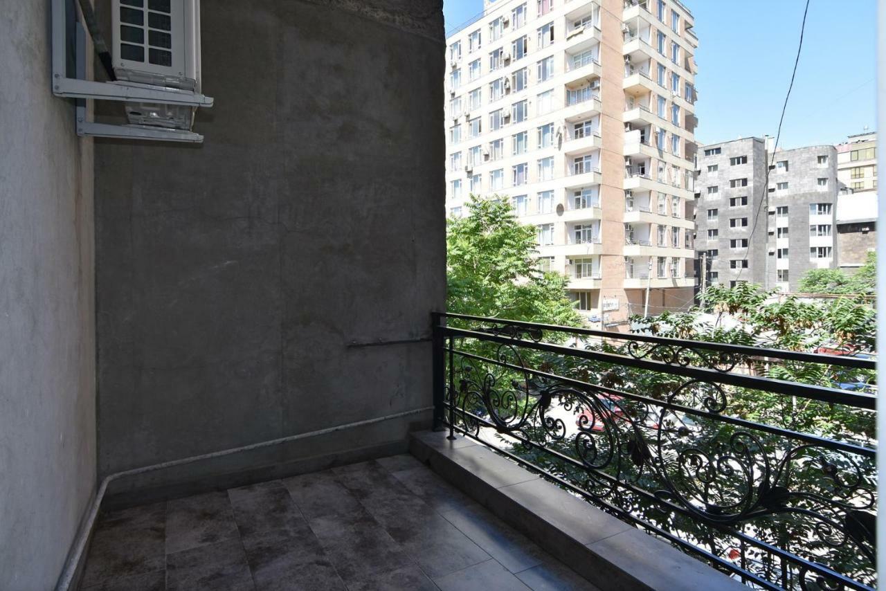 Rent Inn Yerevan On Sakharov Square Exterior photo